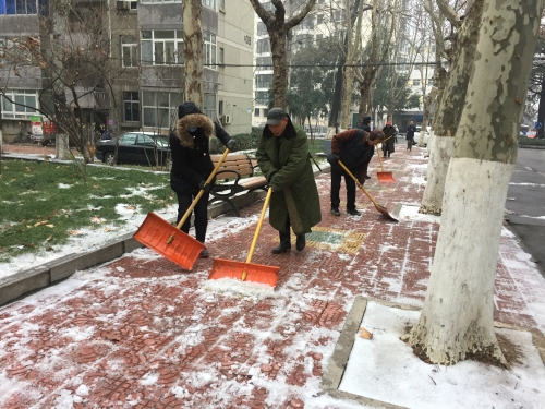 不放过任何一处安全隐患，昌湖物业人的努力换来师生平安，生活有序。