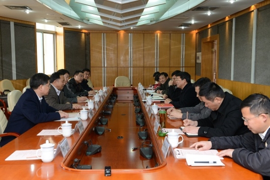 合肥工业大学副校长刘志峰,党委常委、总务部部长季益洪等出席座谈会 合肥工业大学副校长刘志峰,党委常委、总务部部长季益洪等出席座谈会